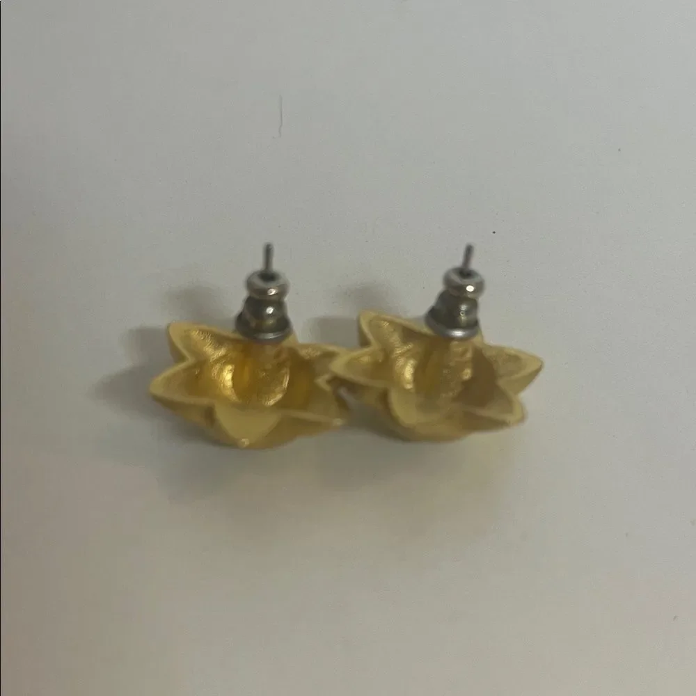 90’s Gold Celestial Starflower Stud Earrings #90’s #boho #indie #spring #summer